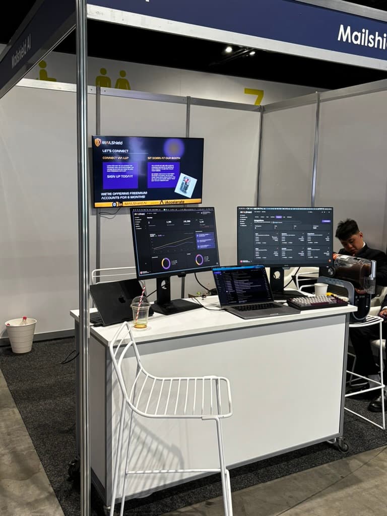 Sydney Business Show의 MailShield AI 전시 부스와 제품 데모