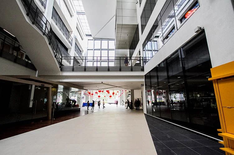 UOW Malaysia KDU Glenmarie 캠퍼스의 아트리움